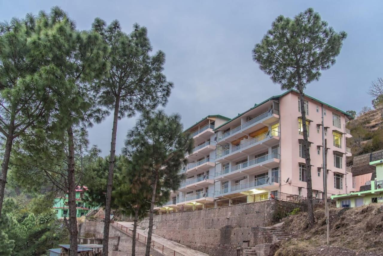 The Western Heights: Peaceful Family Apartments with Private Balconies Kasauli Exterior photo