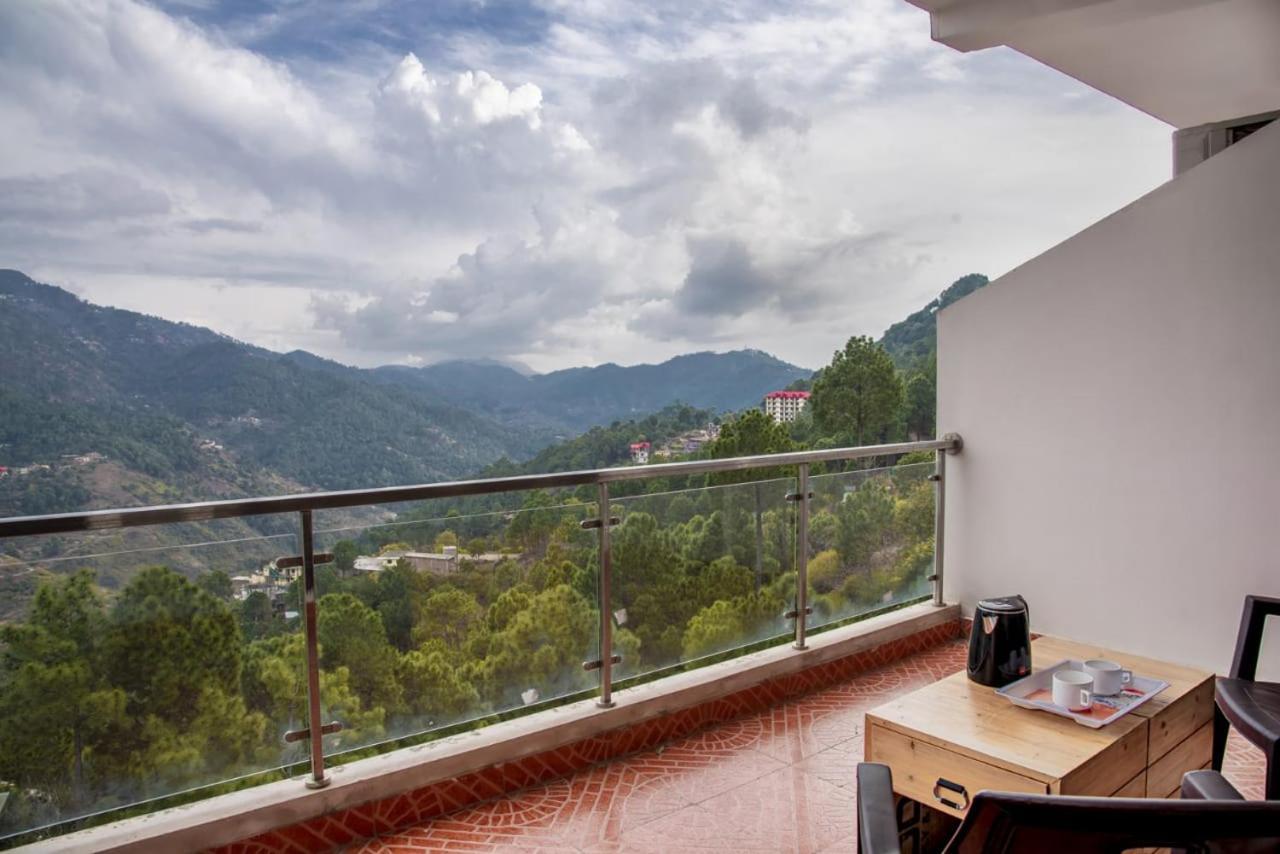 The Western Heights: Peaceful Family Apartments with Private Balconies Kasauli Exterior photo