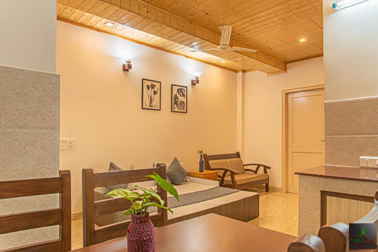 The Western Heights: Peaceful Family Apartments with Private Balconies Kasauli Exterior photo