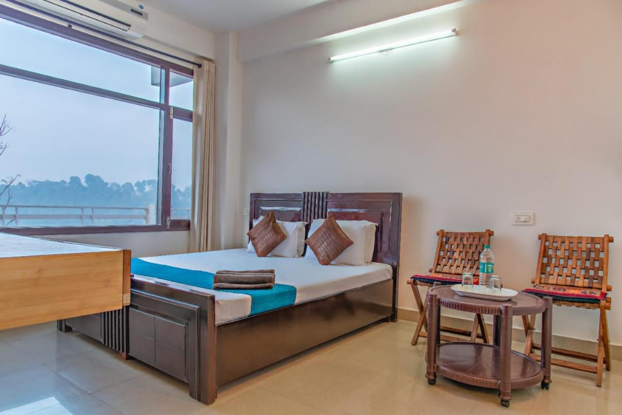 The Western Heights: Peaceful Family Apartments with Private Balconies Kasauli Exterior photo