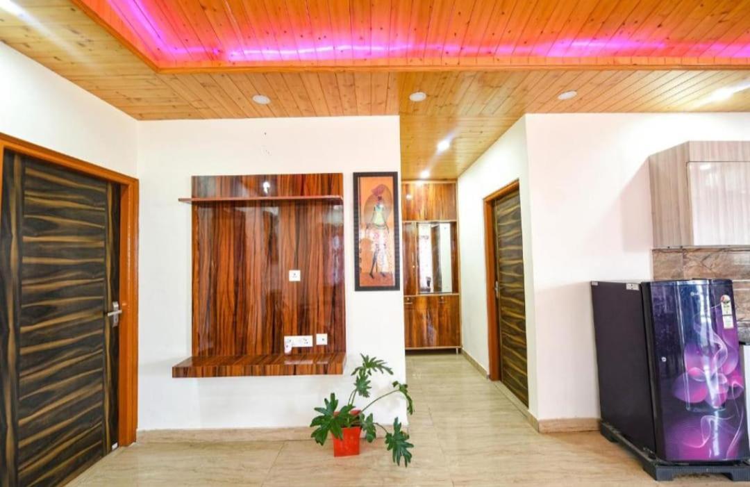 The Western Heights: Peaceful Family Apartments with Private Balconies Kasauli Exterior photo