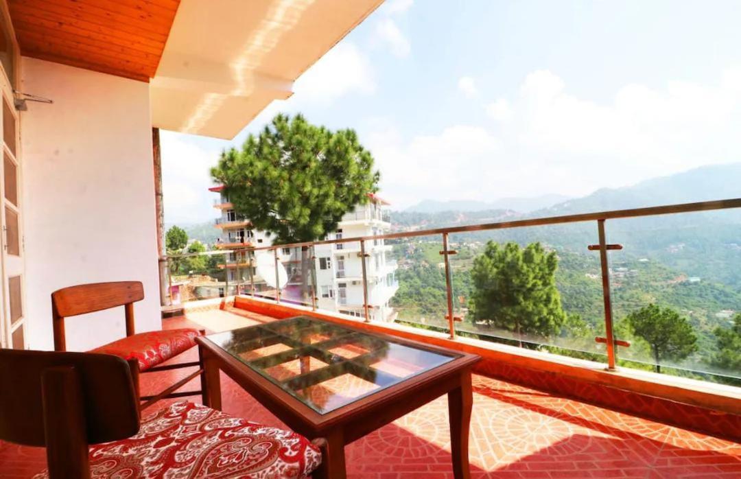 The Western Heights: Peaceful Family Apartments with Private Balconies Kasauli Exterior photo